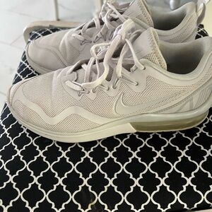 Nike Women's Air Max Fury Vast Grey